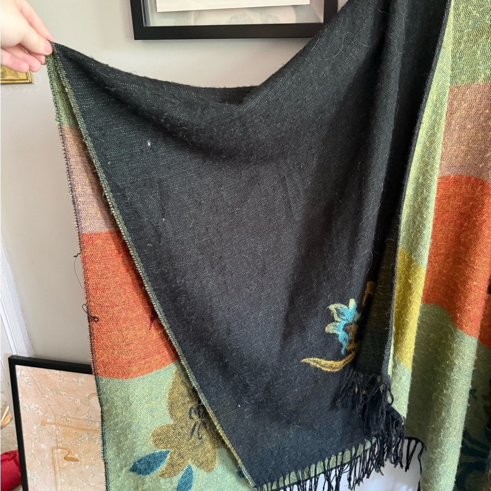 Multicolor Fringe cape - Picture 8 of 8